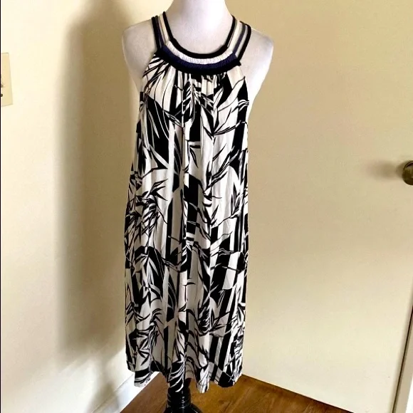 giana halter dress Miss Circle Gianna Embroidered Halter Maxi Dress main image 1